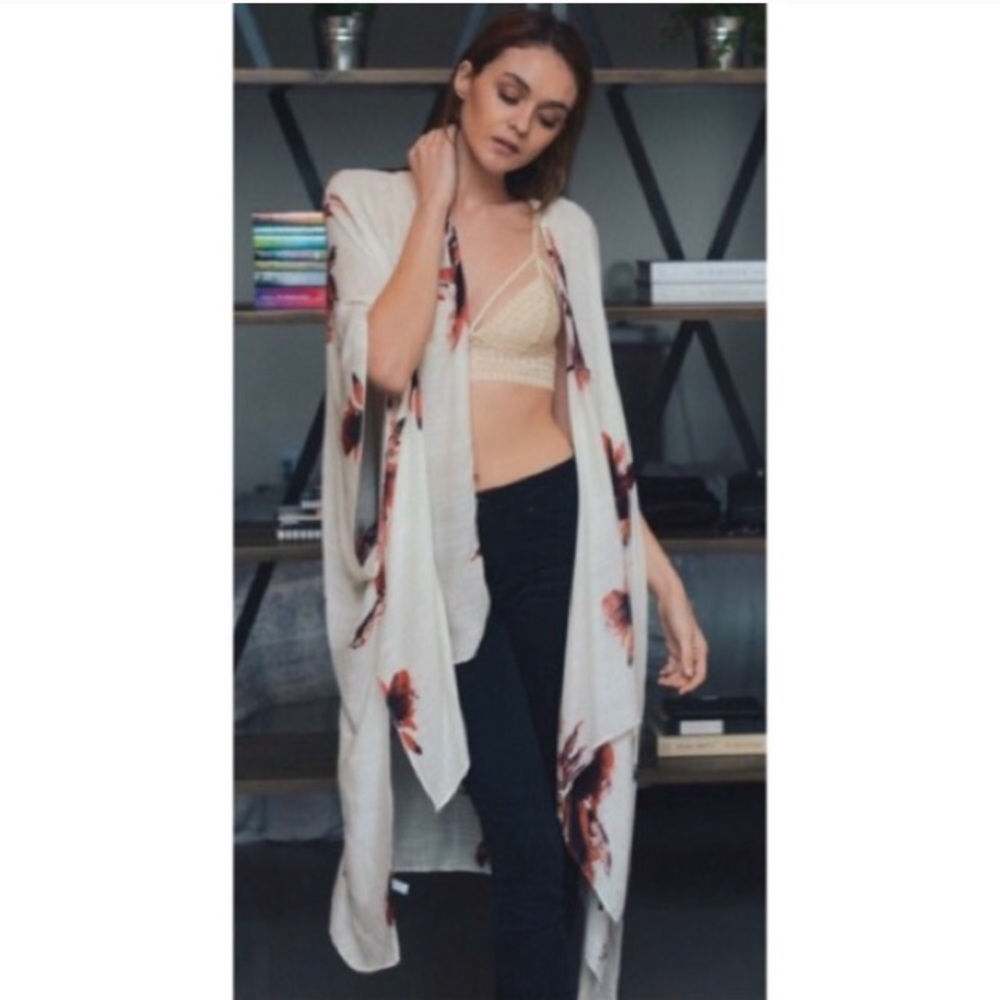 One Left! 🌸Gauzy Floral Boho Kimono - Picture 7 of 7
